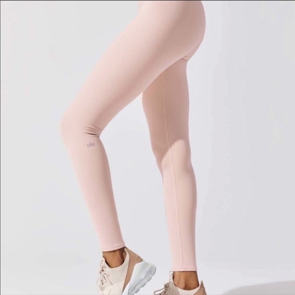 Alo yoga airbrush legging 7/8 length in nectar